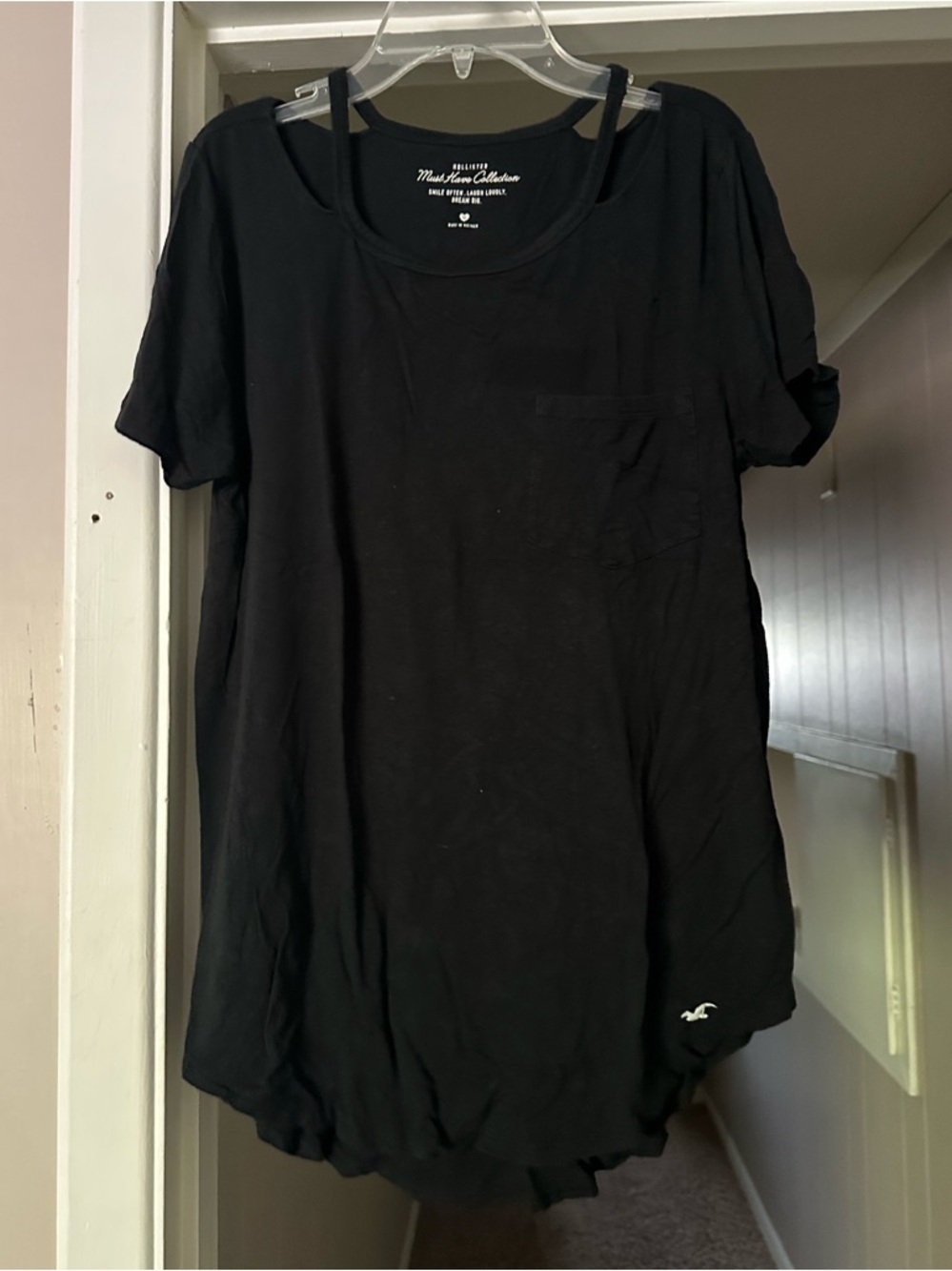 Hollister Black Short Sleeve Pocket Tee